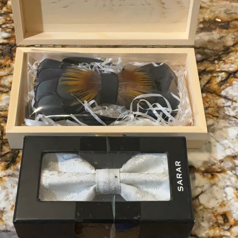 Sara Black and White Bow Tie Set